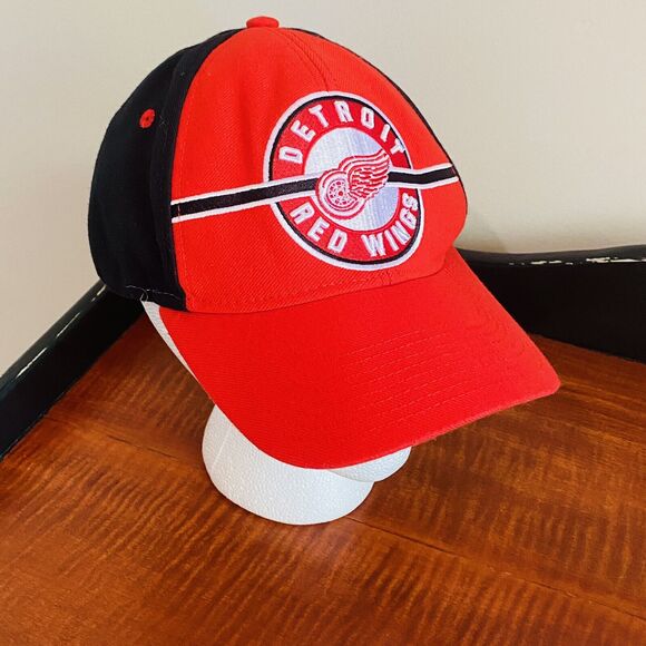 Detroit Red Wings Hat Cap Strapback NHL One Size Fits All Hockey Logo - Picture 1 of 8